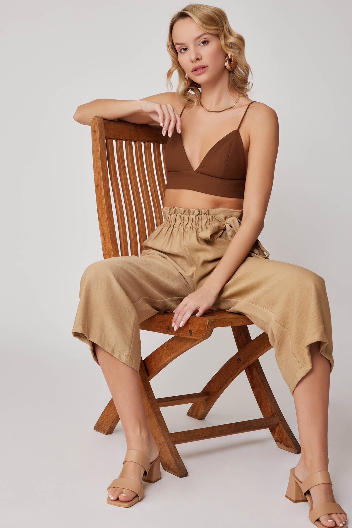 SIDE-BOW BELT WIDE-LEG CROP TROUSERS