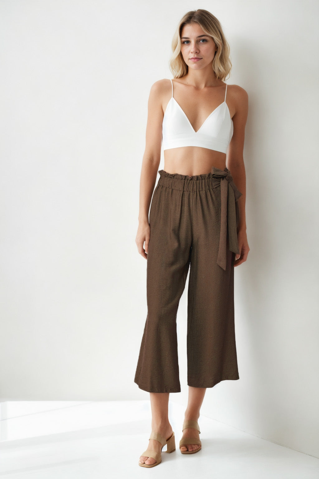 SIDE-BOW BELT WIDE-LEG CROP TROUSERS
