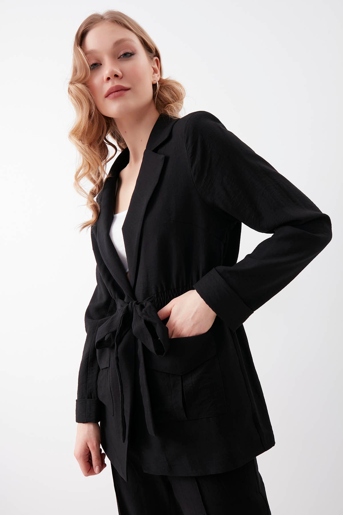 JACKET WITH WAIST TIE