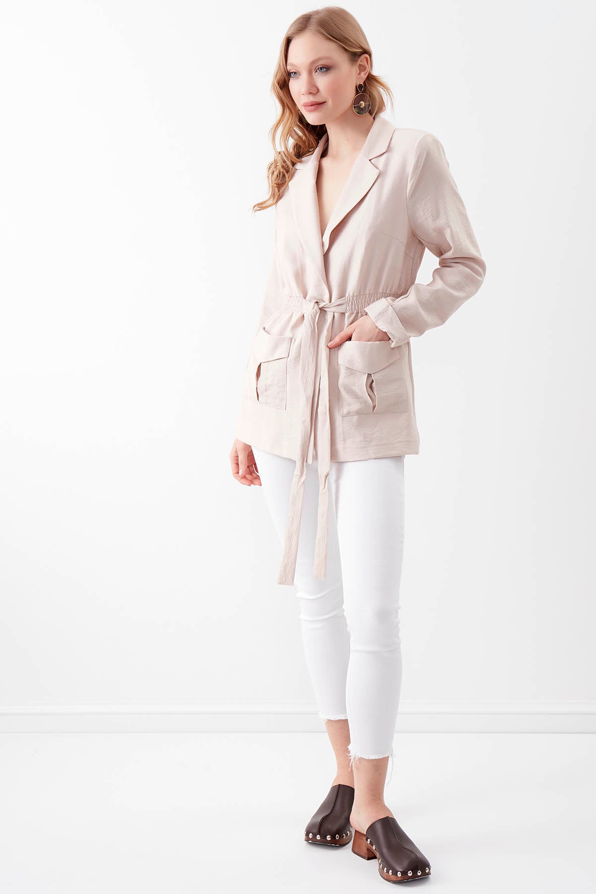 JACKET WITH WAIST TIE