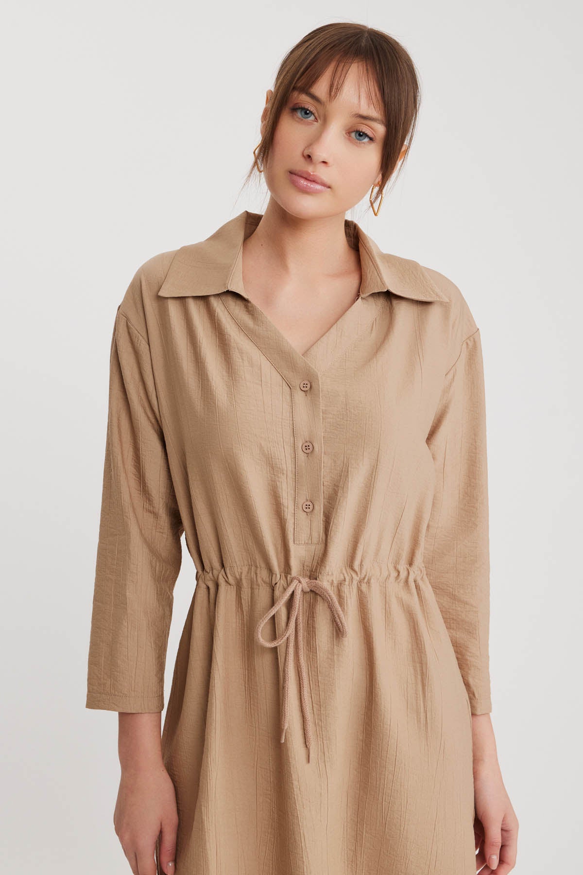 DRESS WITH BELT-BENT CRINKLE BUTTON
