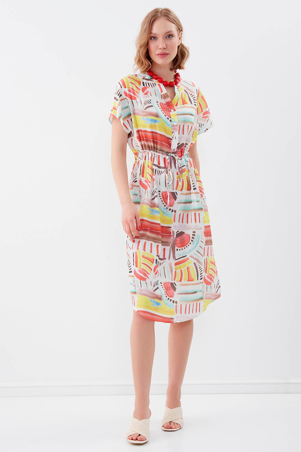 SHORT SLEEVE DRESS WITH WAIST-BENT FRONT BUTTON
