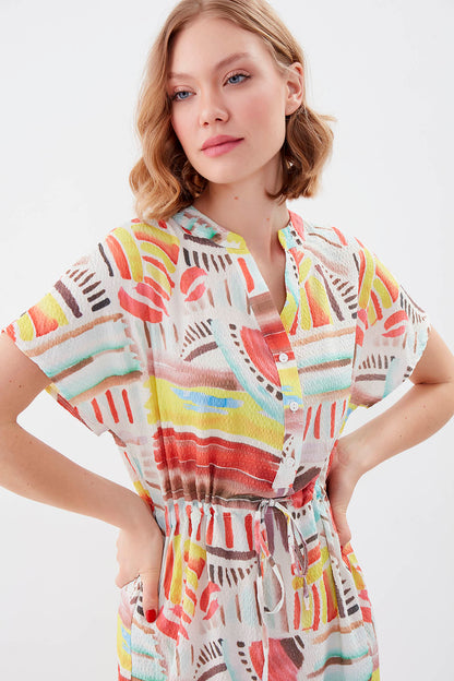SHORT SLEEVE DRESS WITH WAIST-BENT FRONT BUTTON