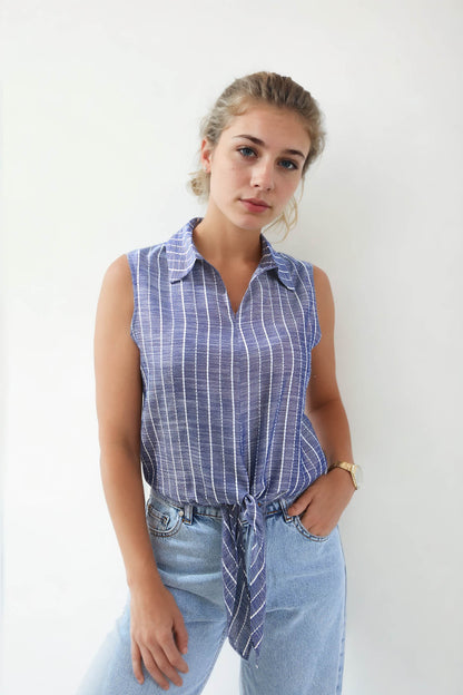 SLEEVELESS SHIRT WITH WAIST LINKED LINES