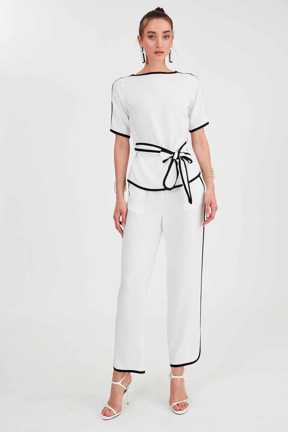 LOWER SHOULDER BLOUSE WITH LOWER BACK