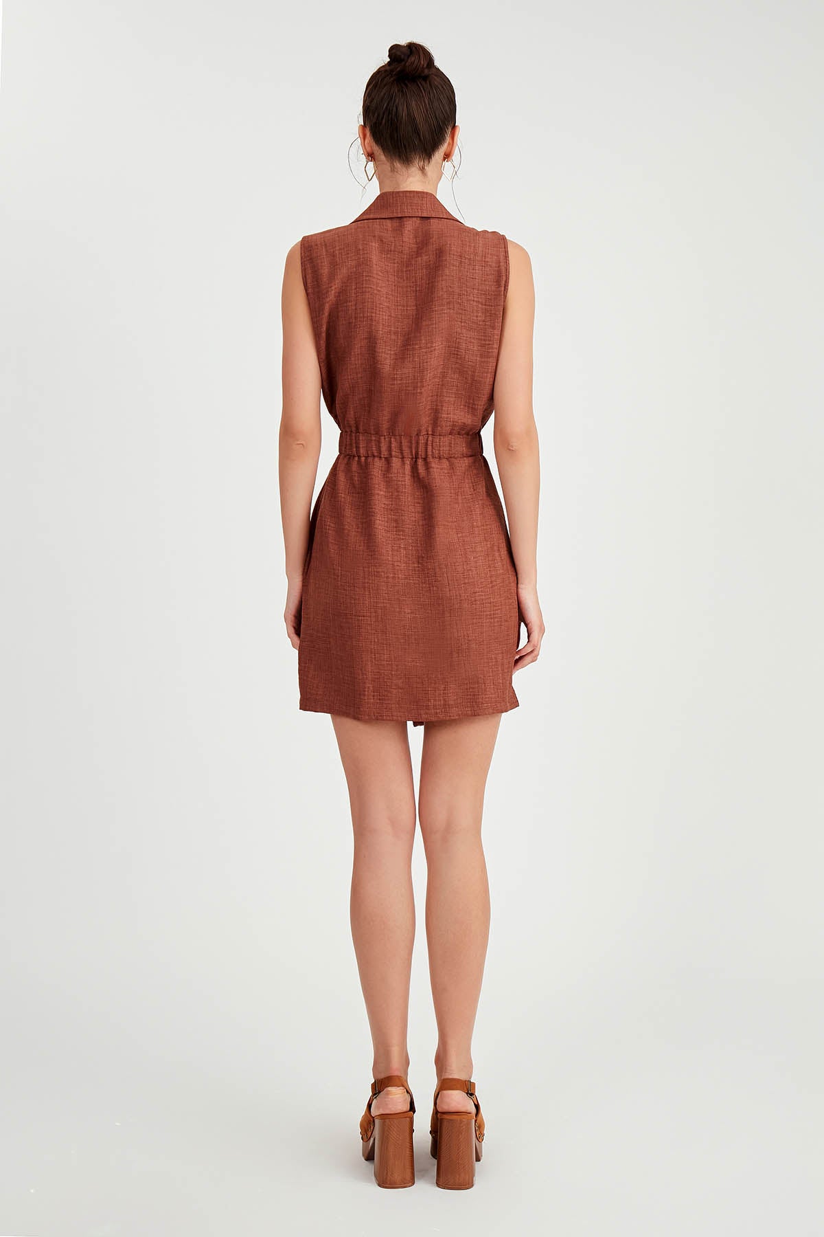 SLEEVELESS DRESS WITH WAIST-STRAPPED FRONT