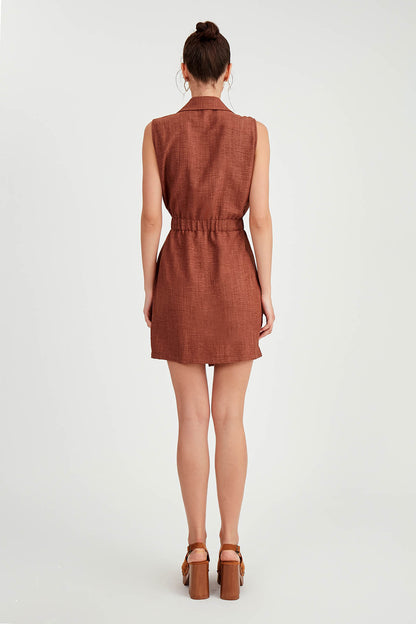 SLEEVELESS DRESS WITH WAIST-STRAPPED FRONT