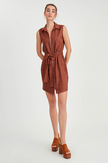 SLEEVELESS DRESS WITH WAIST-STRAPPED FRONT