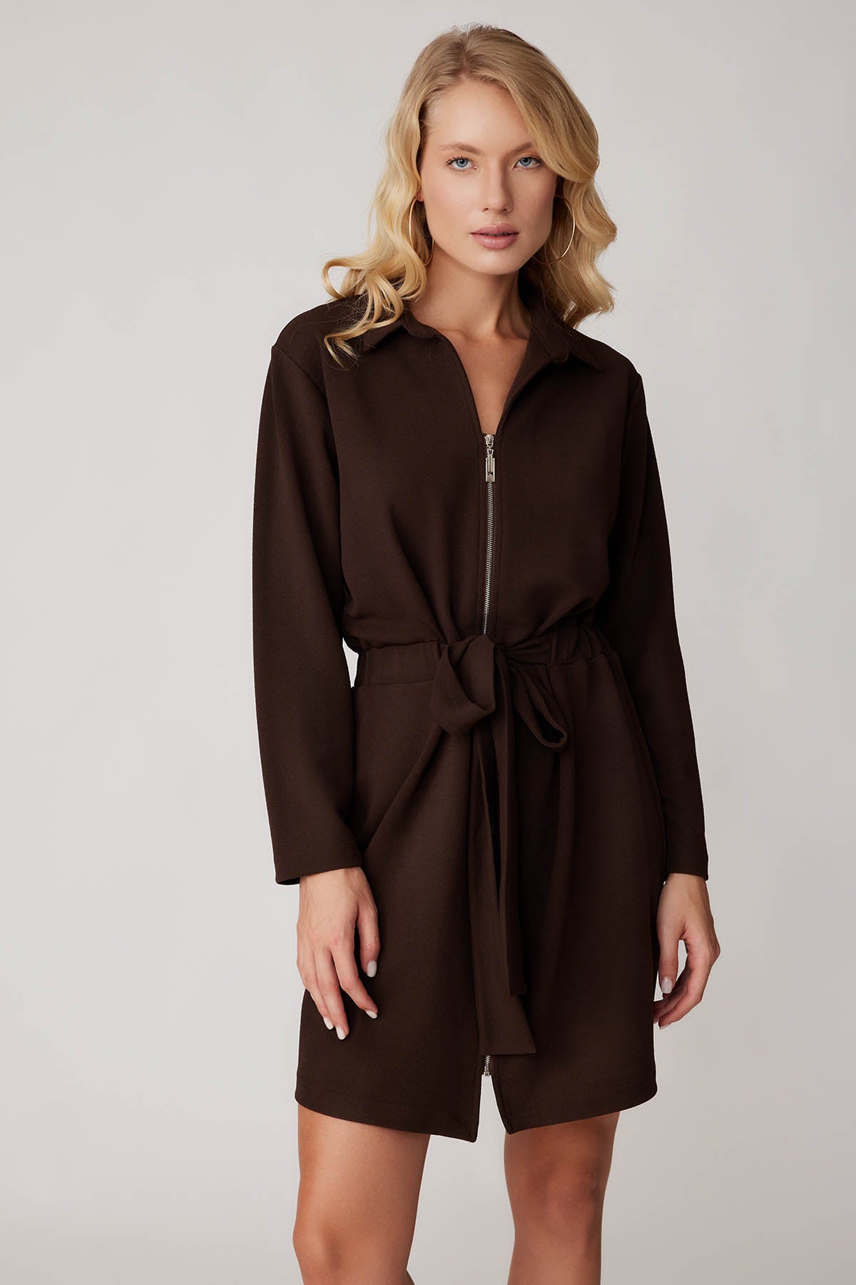 LONG SLEEVE DRESS WITH WAIST-TIED FRONT ZIPPER