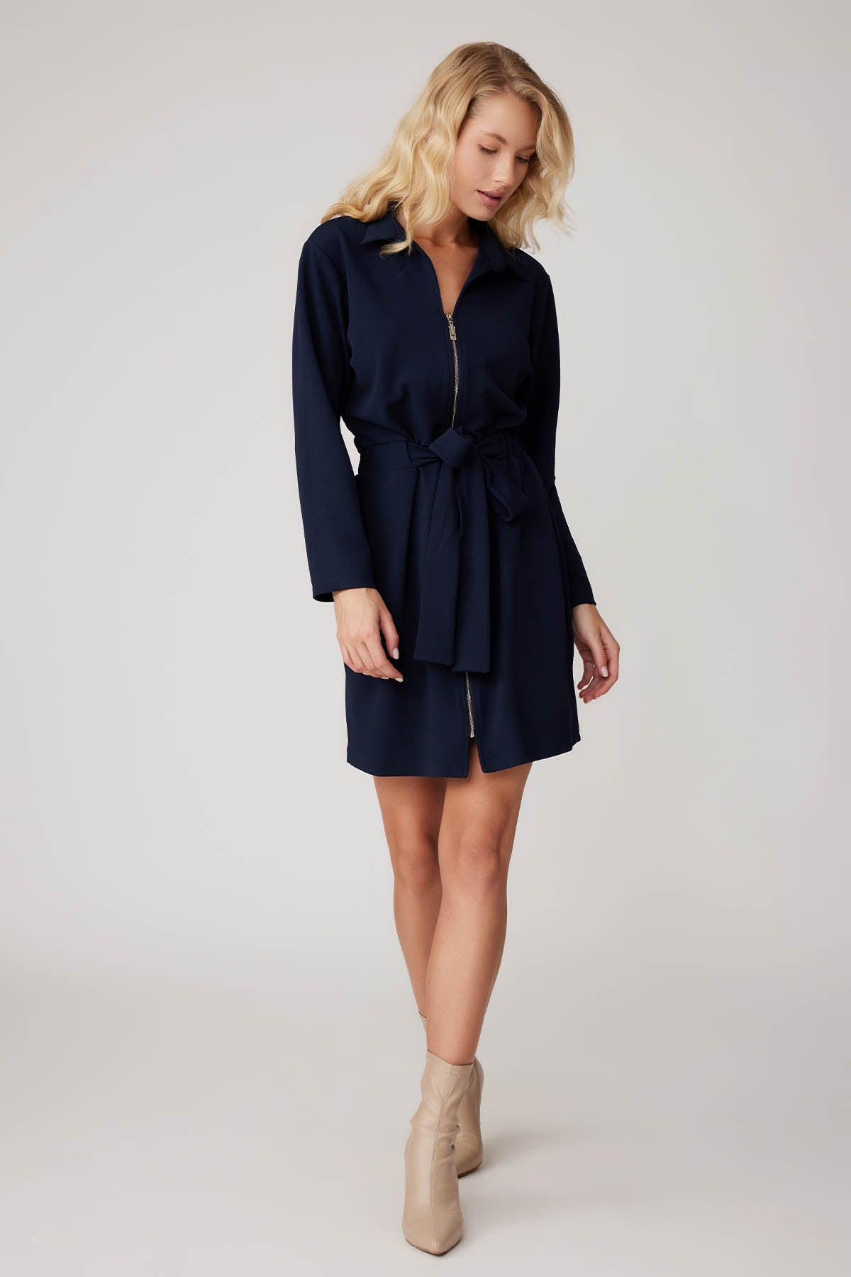 LONG SLEEVE DRESS WITH WAIST-TIED FRONT ZIPPER