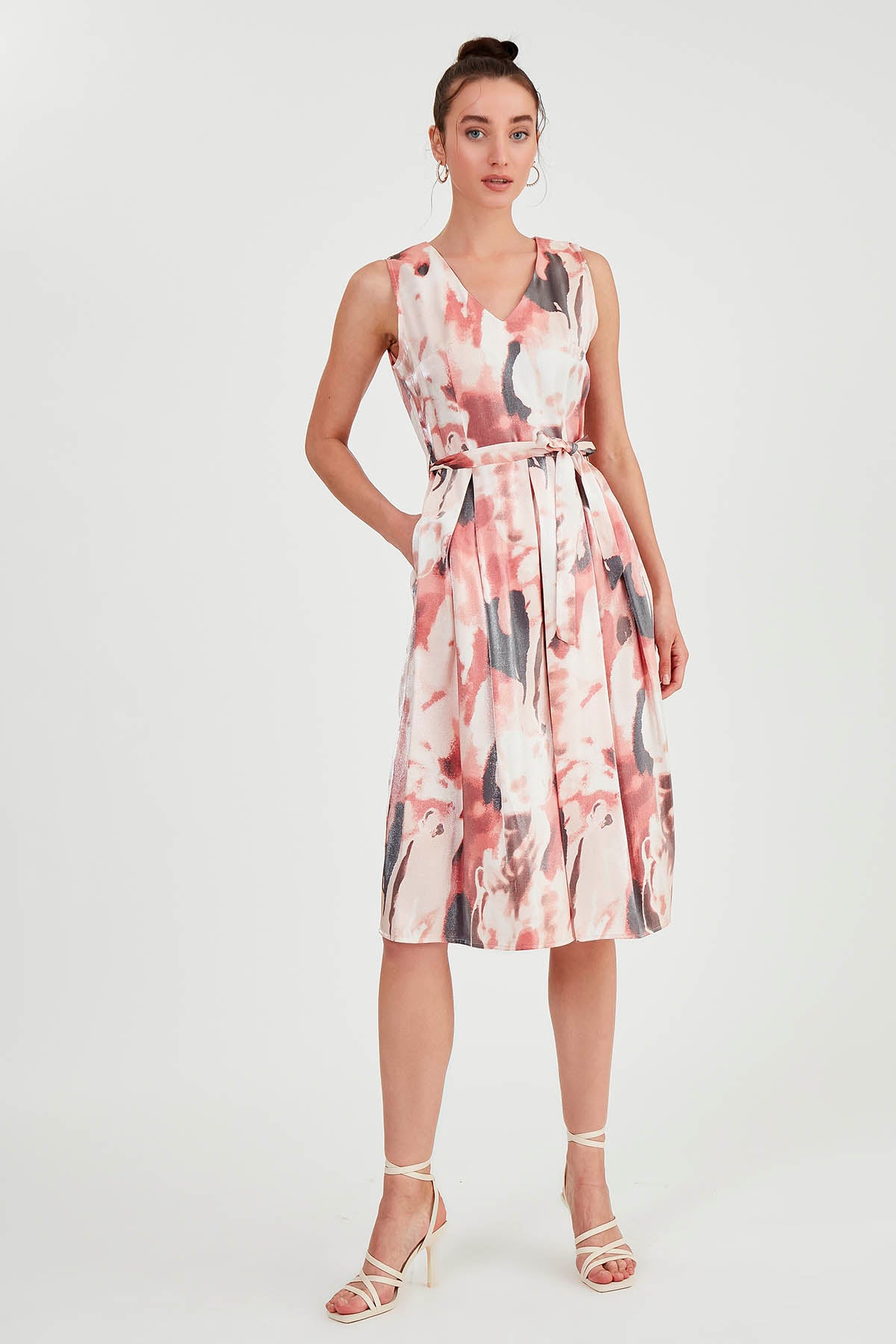 GLOSSY SATIN PATTERNED DRESS WITH ELASTANE WAIST