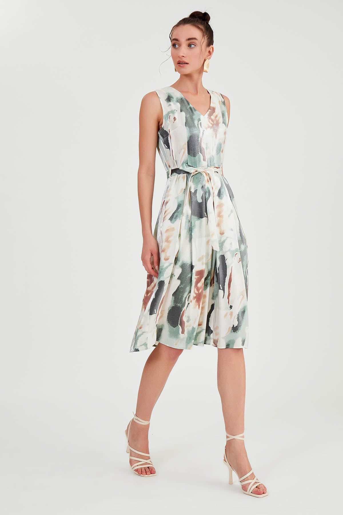 GLOSSY SATIN PATTERNED DRESS WITH ELASTANE WAIST