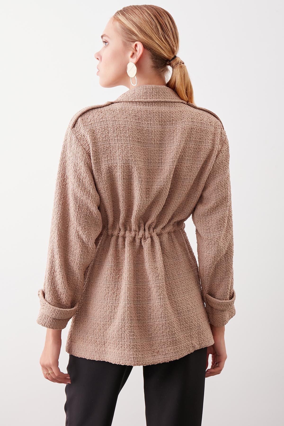 COMFORTABLE MID LENGTH JACKET