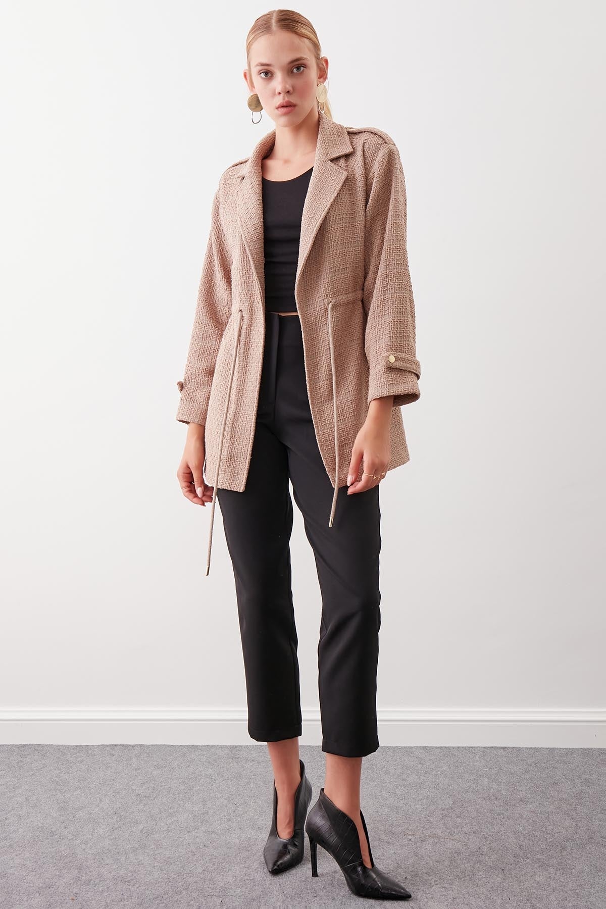 COMFORTABLE MID LENGTH JACKET