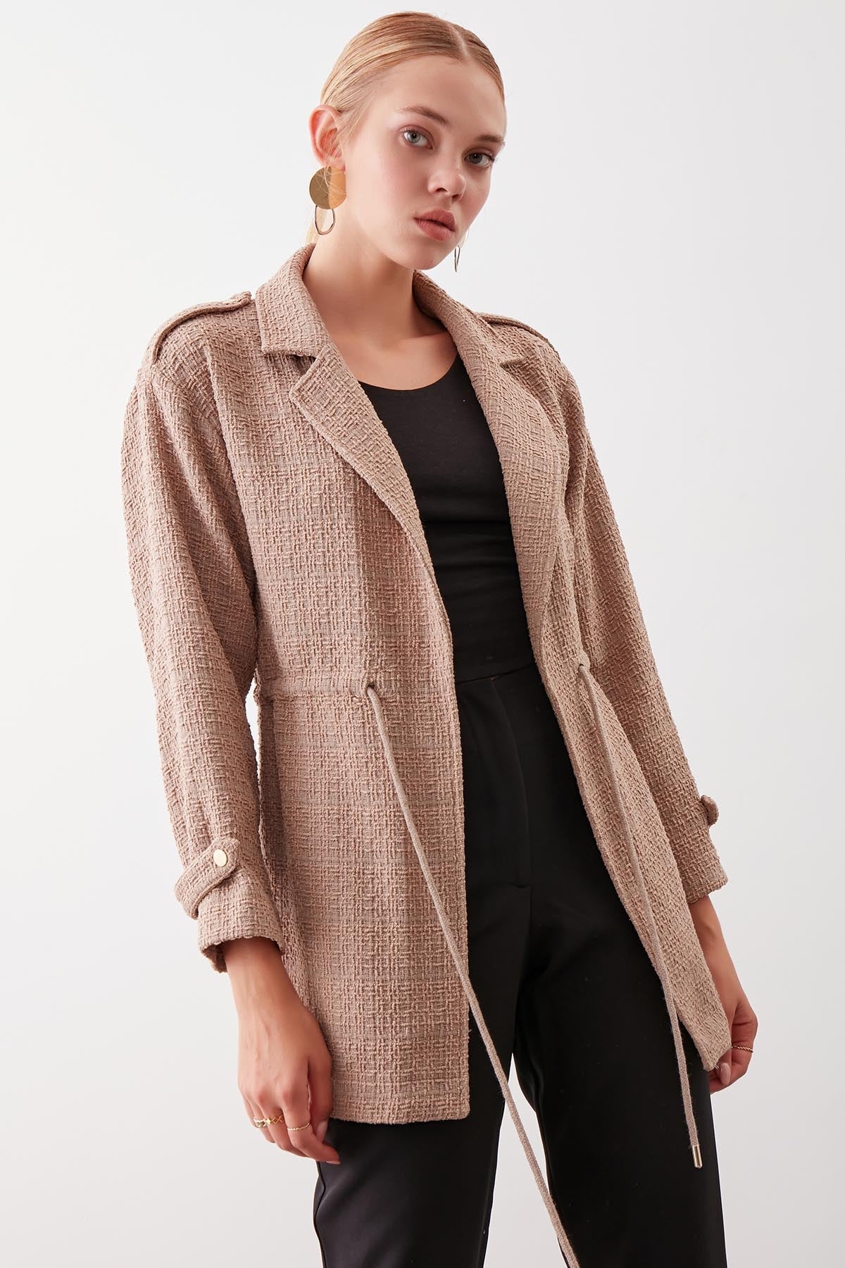 COMFORTABLE MID LENGTH JACKET
