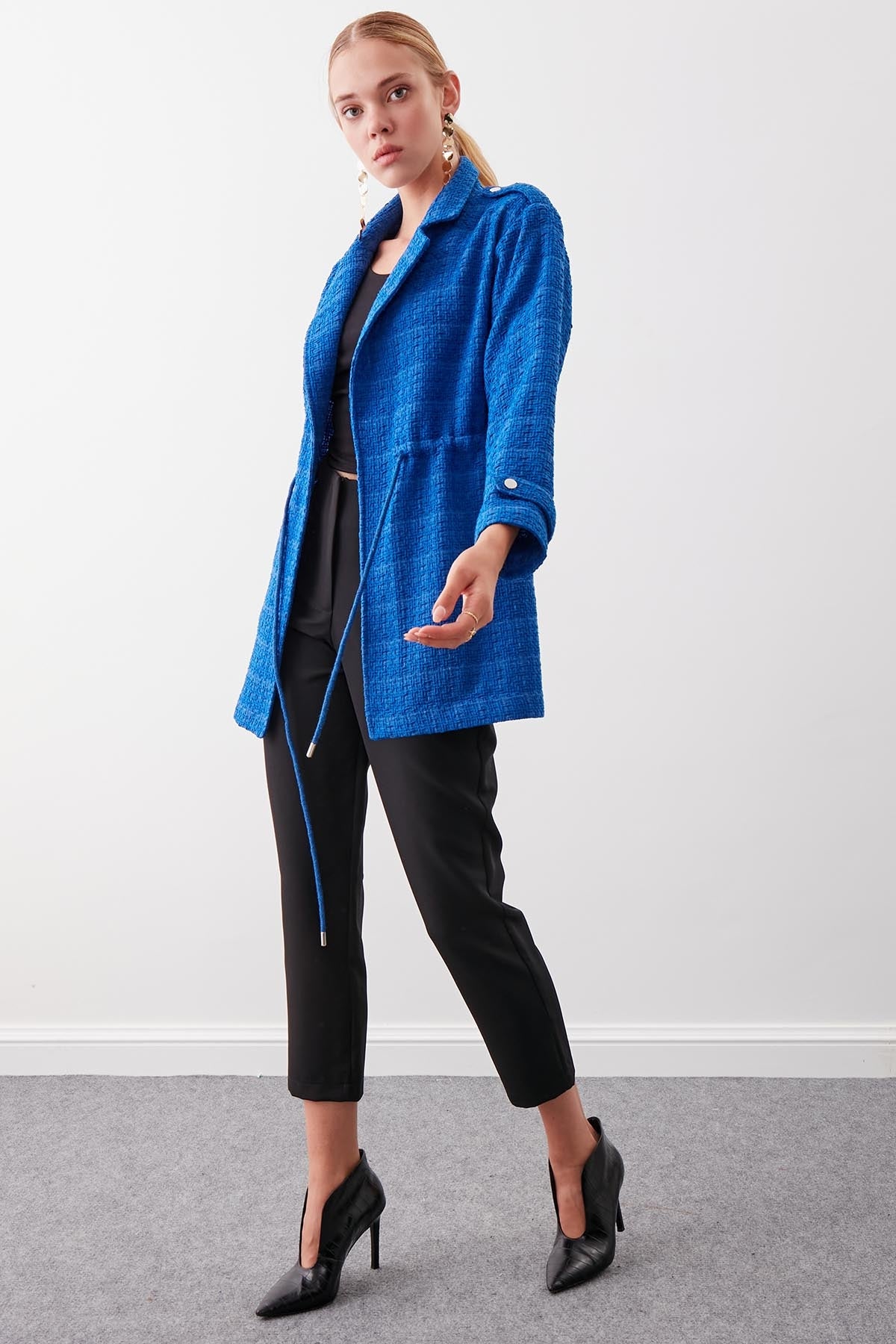 COMFORTABLE MID LENGTH JACKET