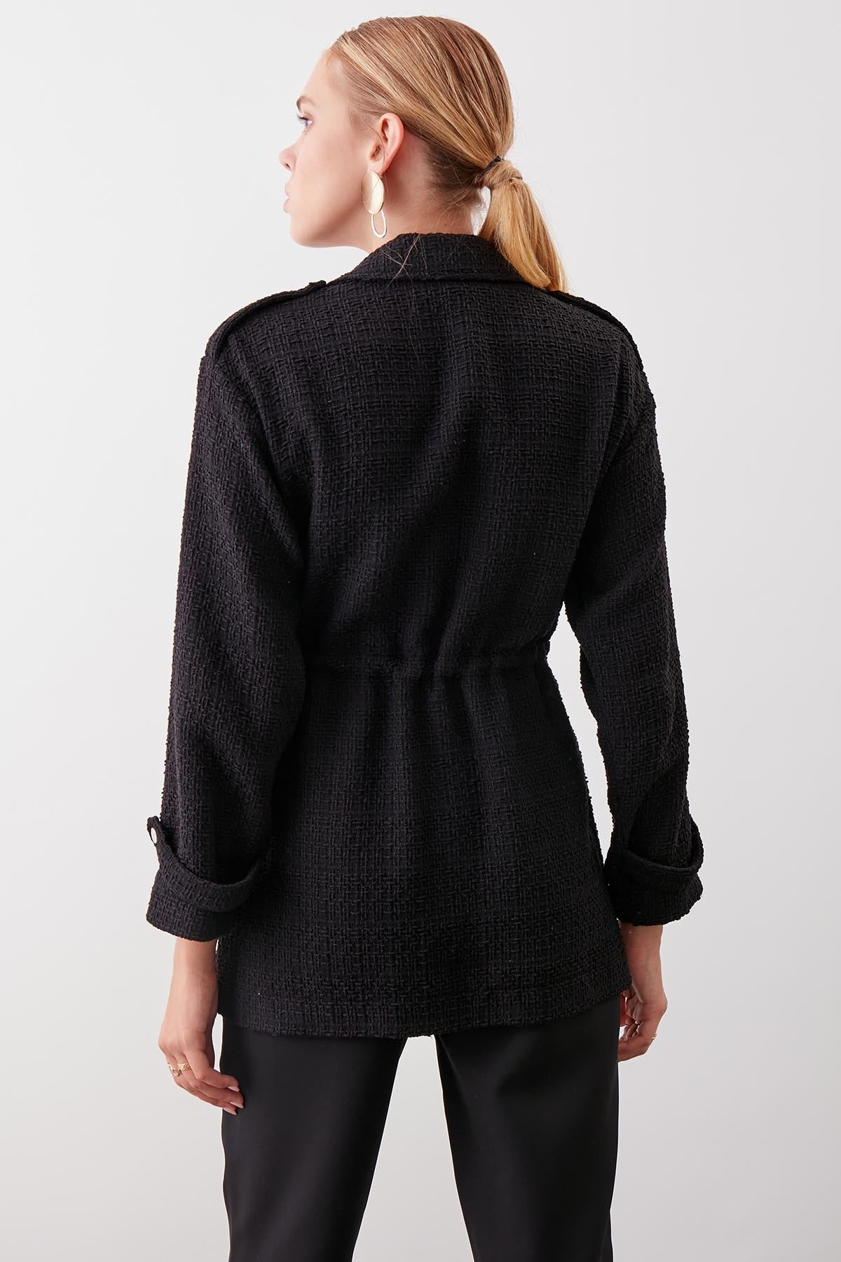 COMFORTABLE MID LENGTH JACKET