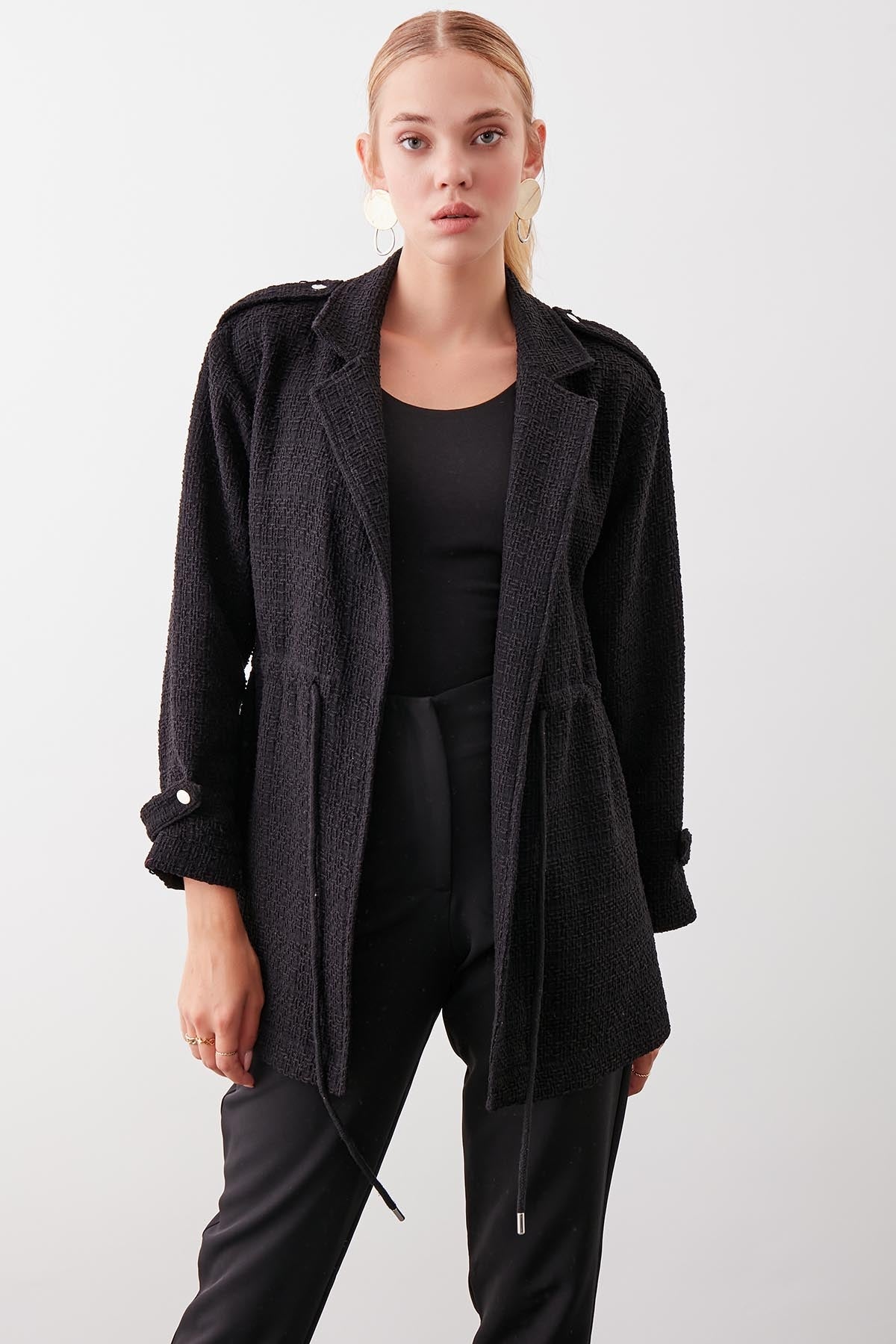 COMFORTABLE MID LENGTH JACKET