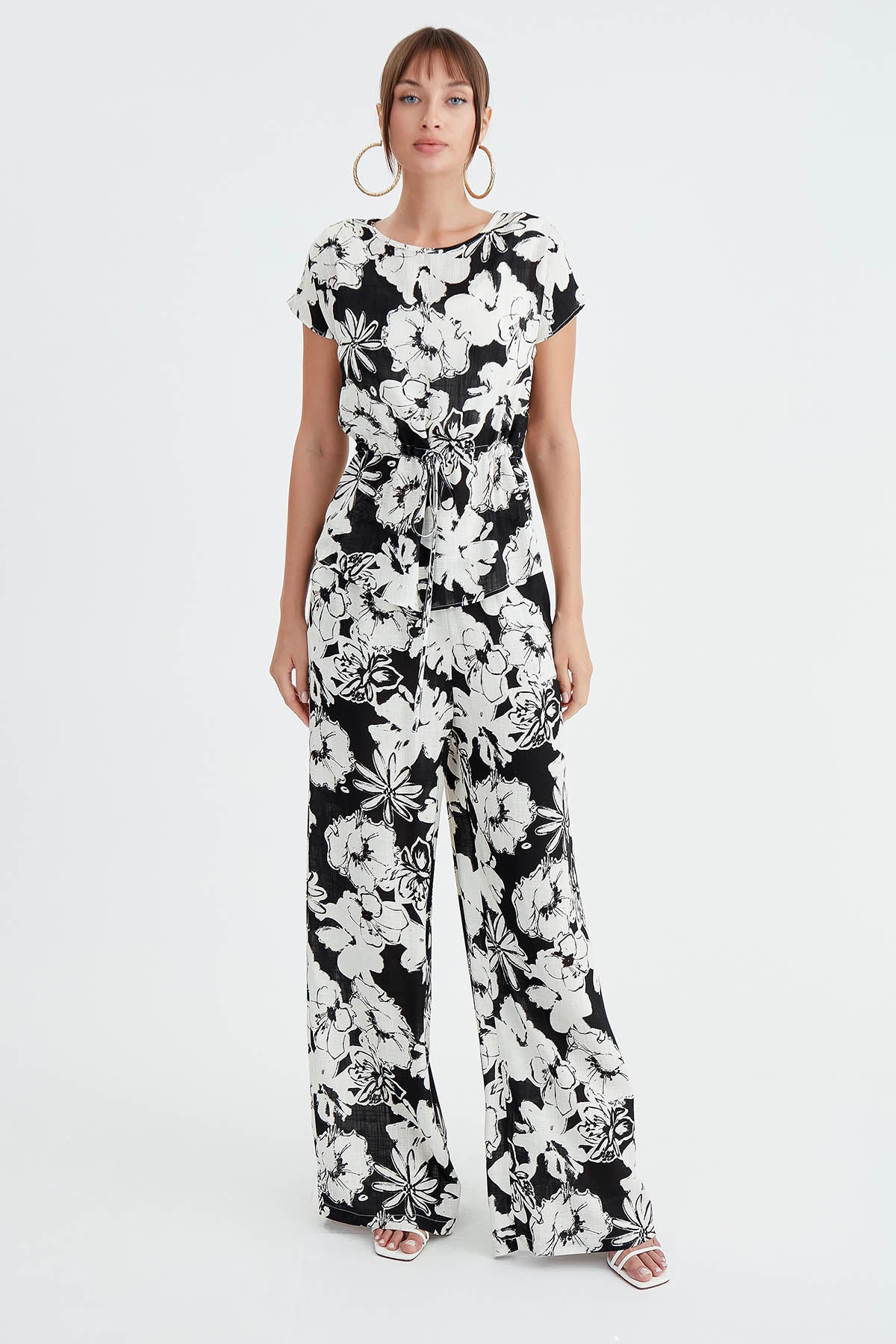 BLOUSE WITH BLOSSOMS