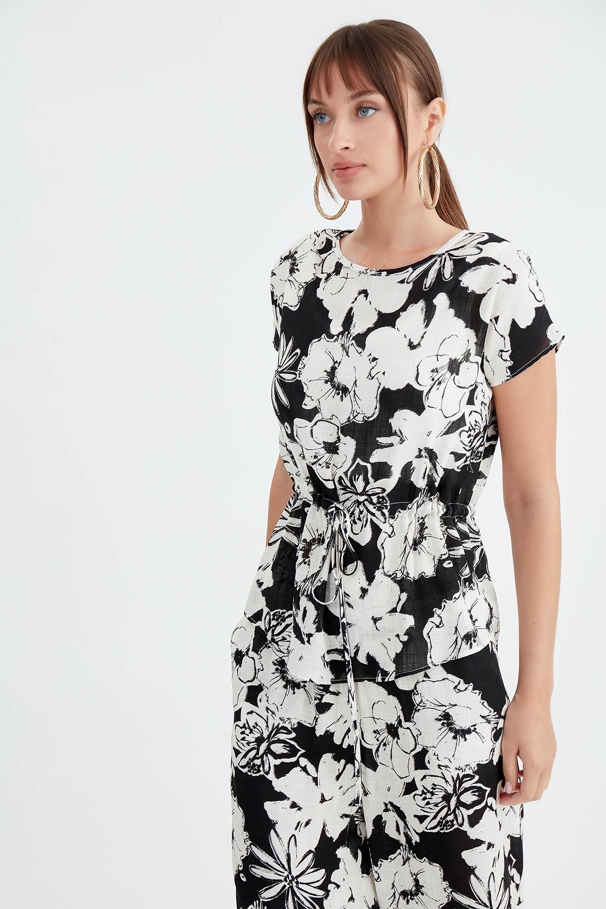 BLOUSE WITH BLOSSOMS