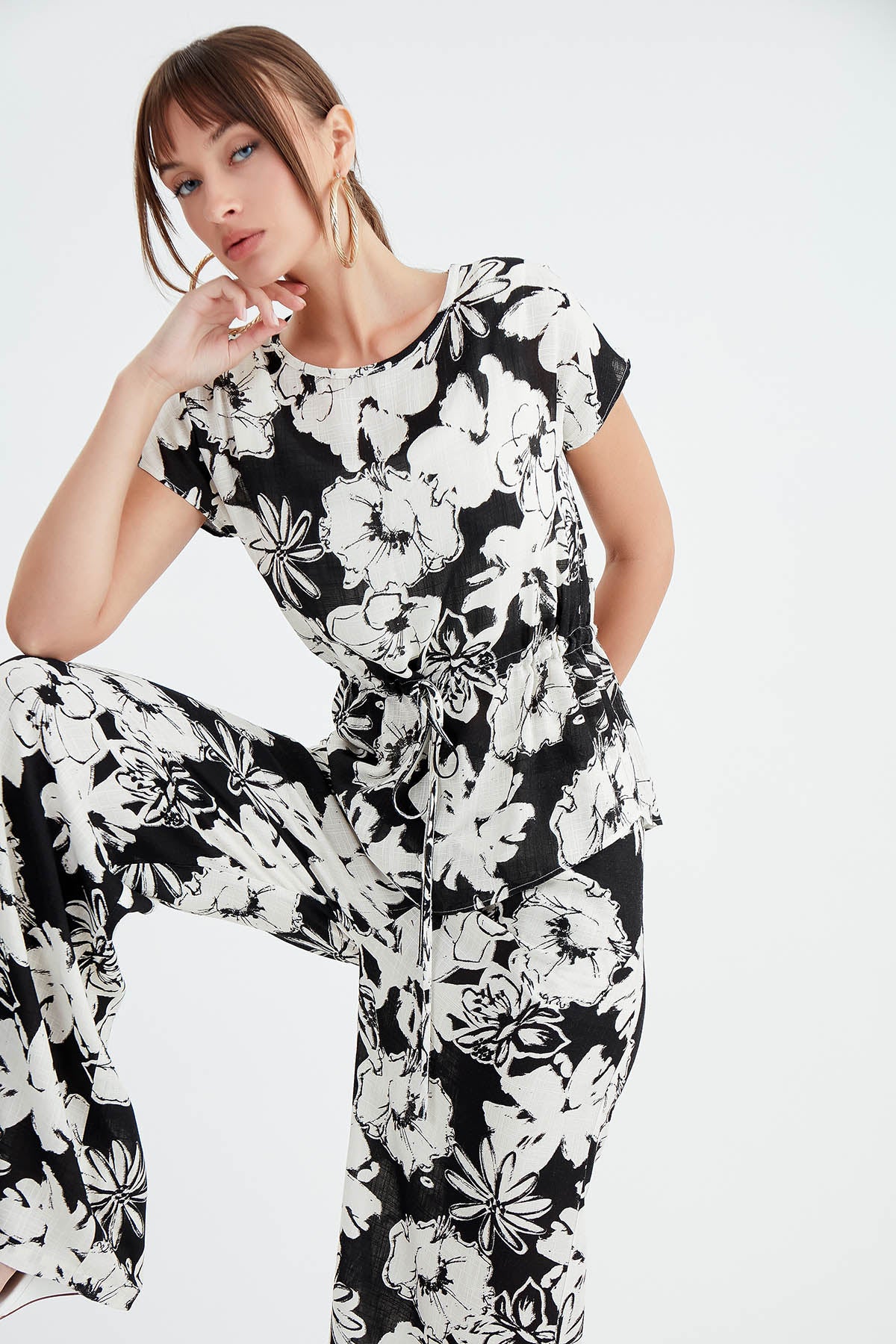 BLOUSE WITH BLOSSOMS