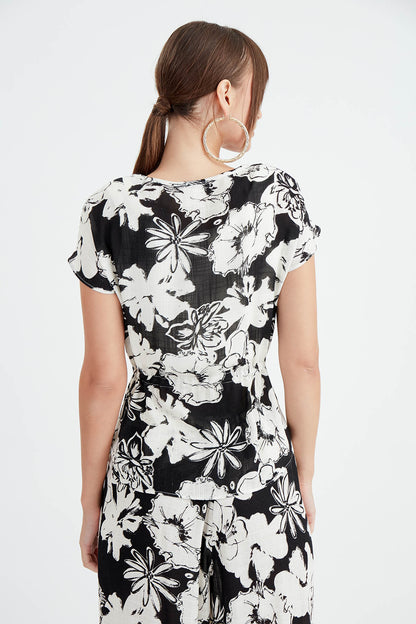 BLOUSE WITH BLOSSOMS