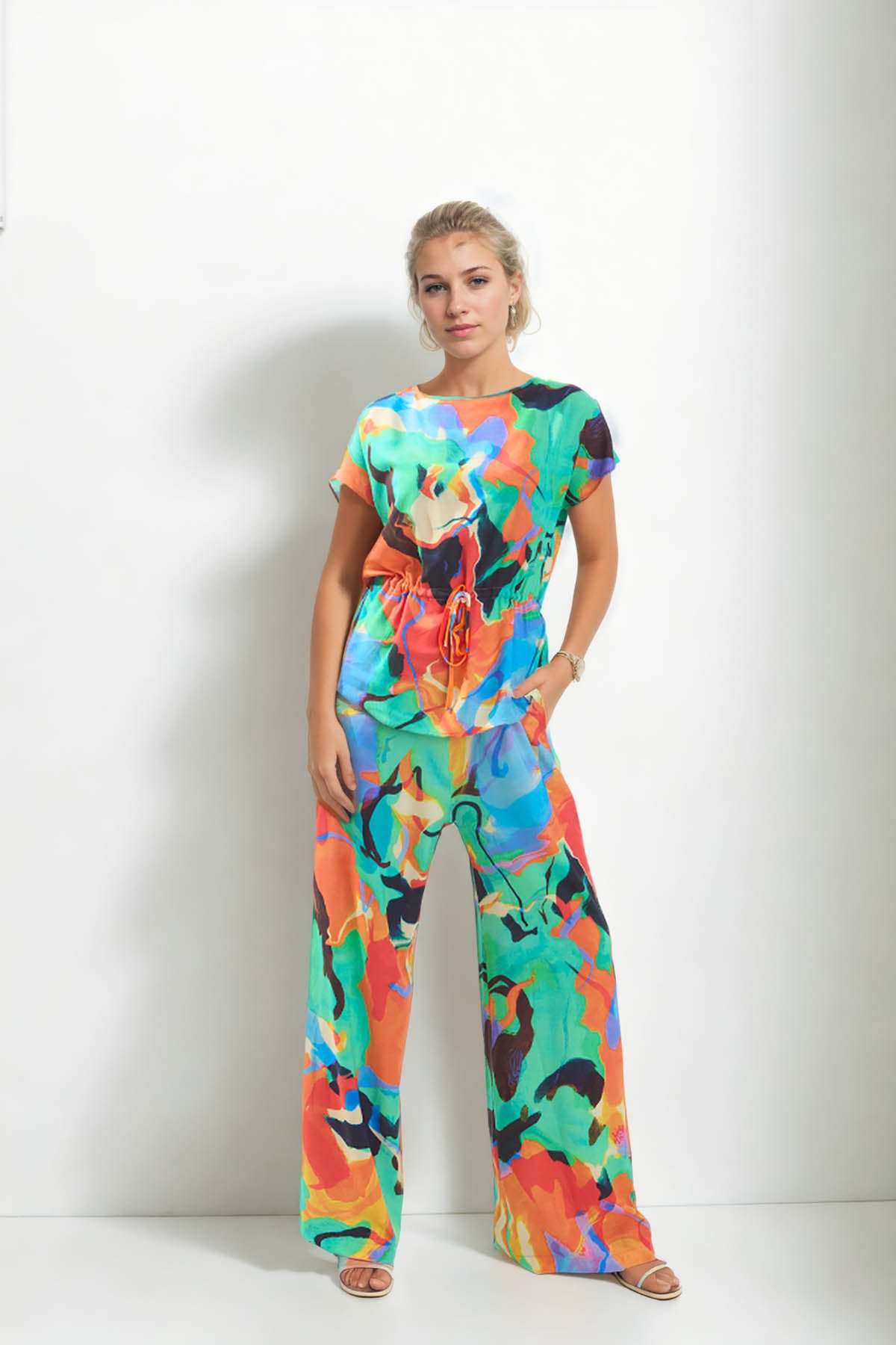 BLOUSE WITH ABSTRACT PATTERN