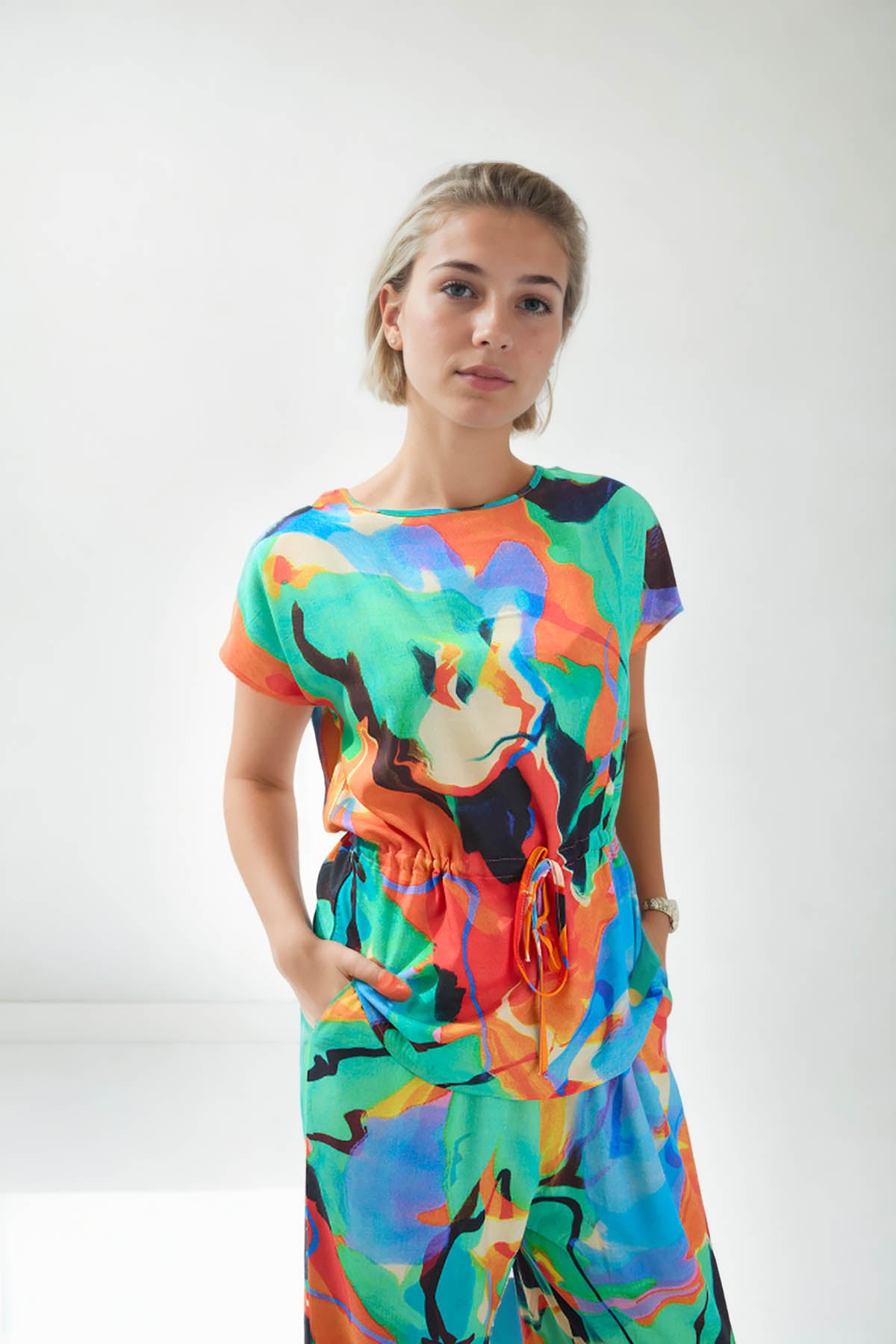BLOUSE WITH ABSTRACT PATTERN