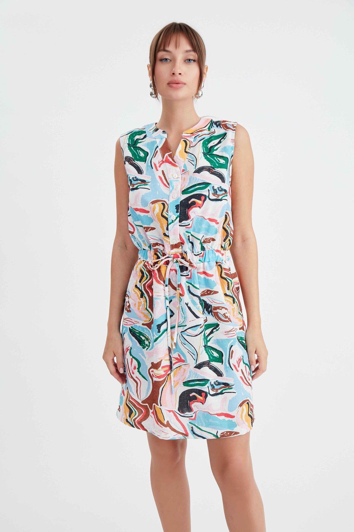 DRESS WITH CURVED BACK