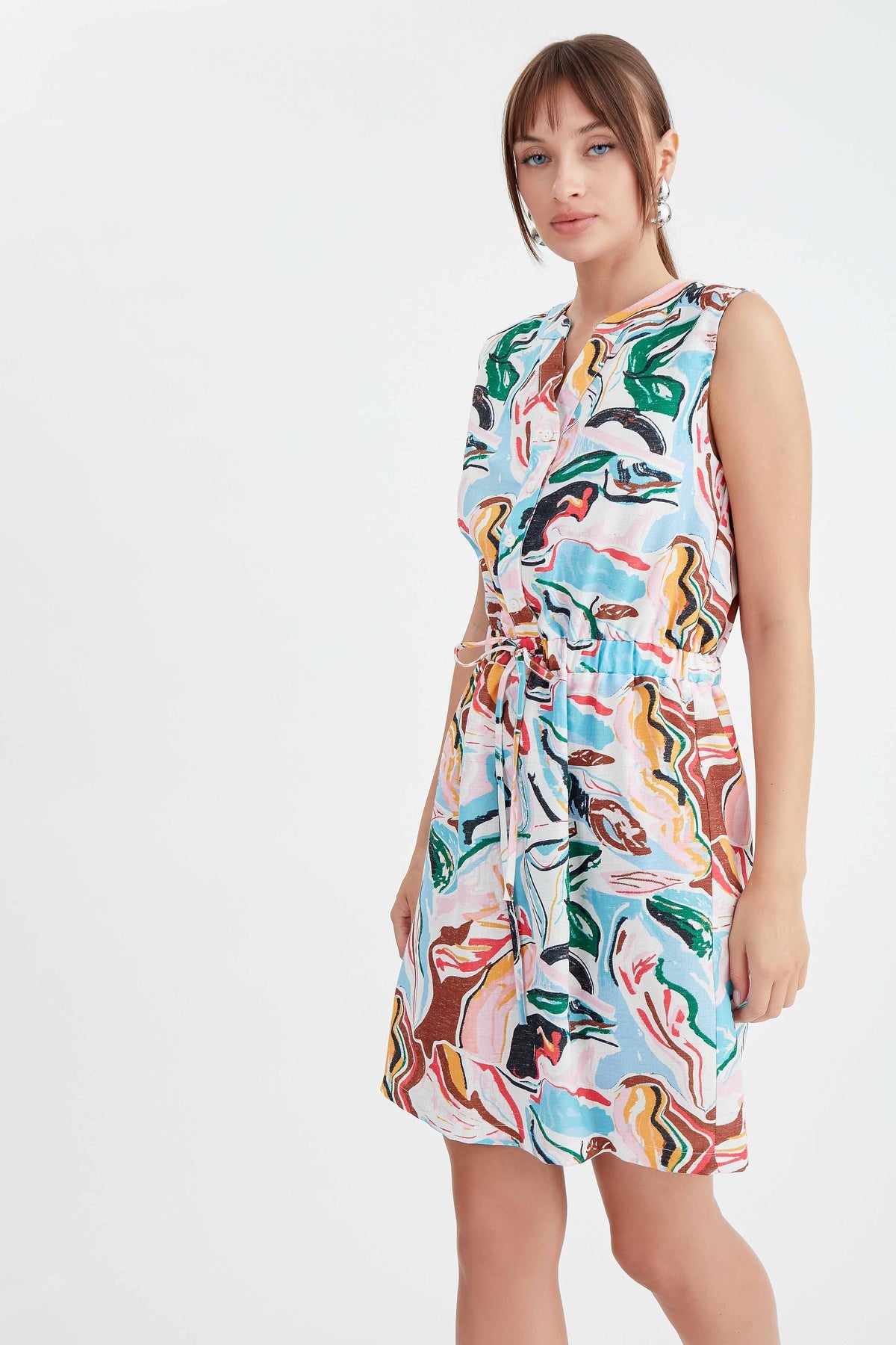 DRESS WITH CURVED BACK