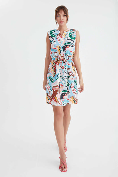DRESS WITH CURVED BACK