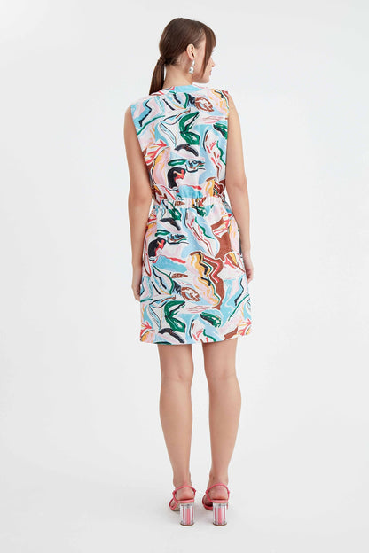 DRESS WITH CURVED BACK