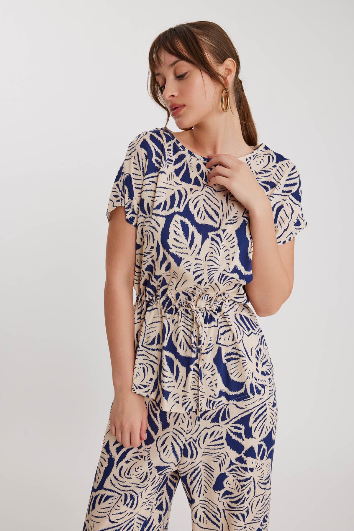 SHORT SLEEVE BLOUSE WITH PATTERN