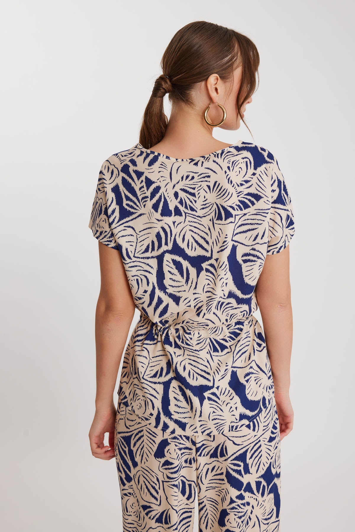 SHORT SLEEVE BLOUSE WITH PATTERN