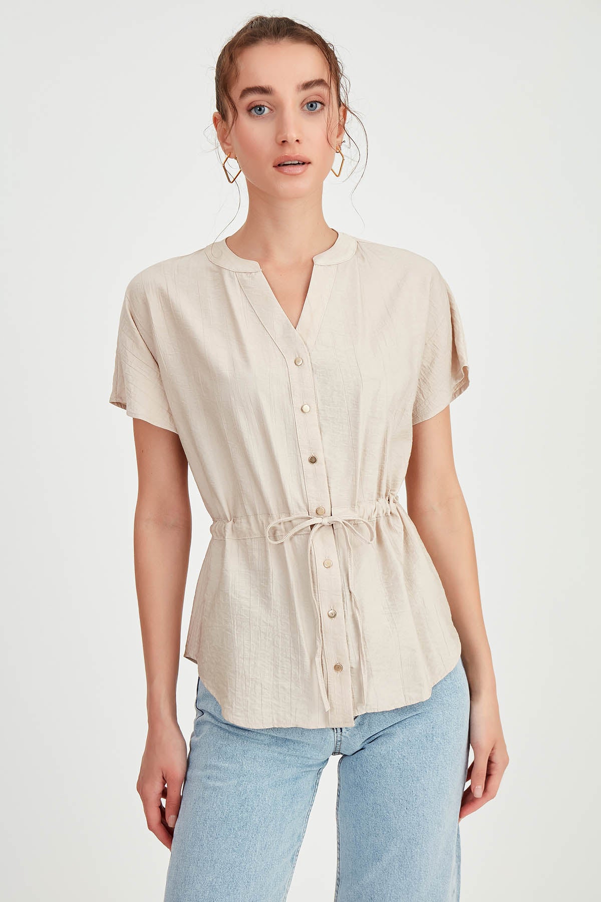 LOOSE BLOUSE WITH RUCKLEBAR BUTTONS