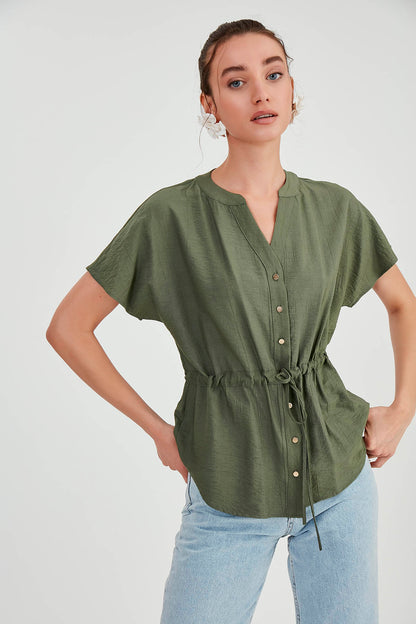 LOOSE BLOUSE WITH RUCKLEBAR BUTTONS