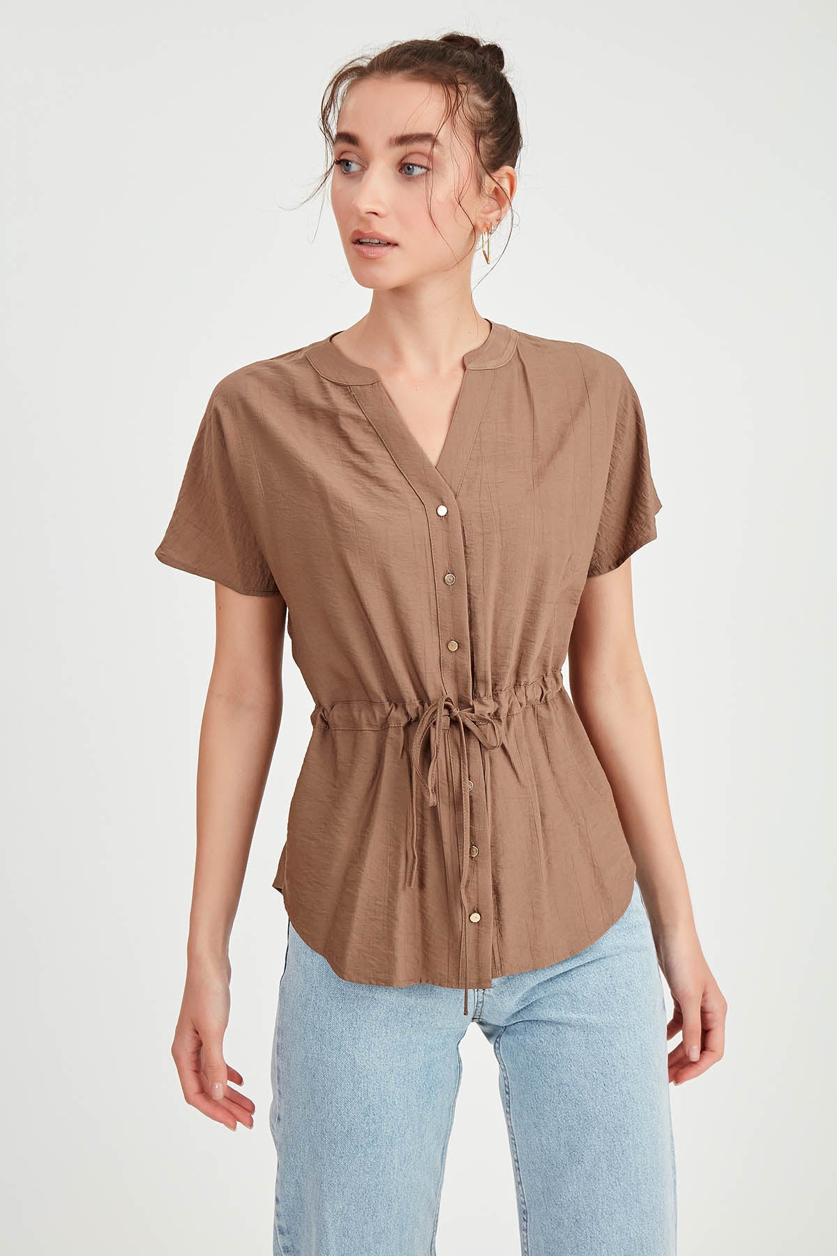 LOOSE BLOUSE WITH RUCKLEBAR BUTTONS
