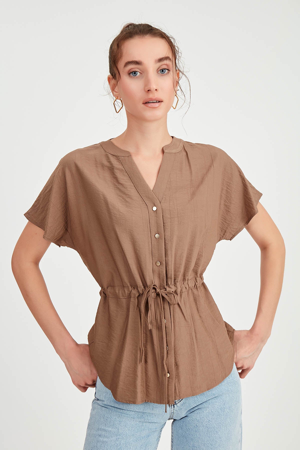 LOOSE BLOUSE WITH RUCKLEBAR BUTTONS