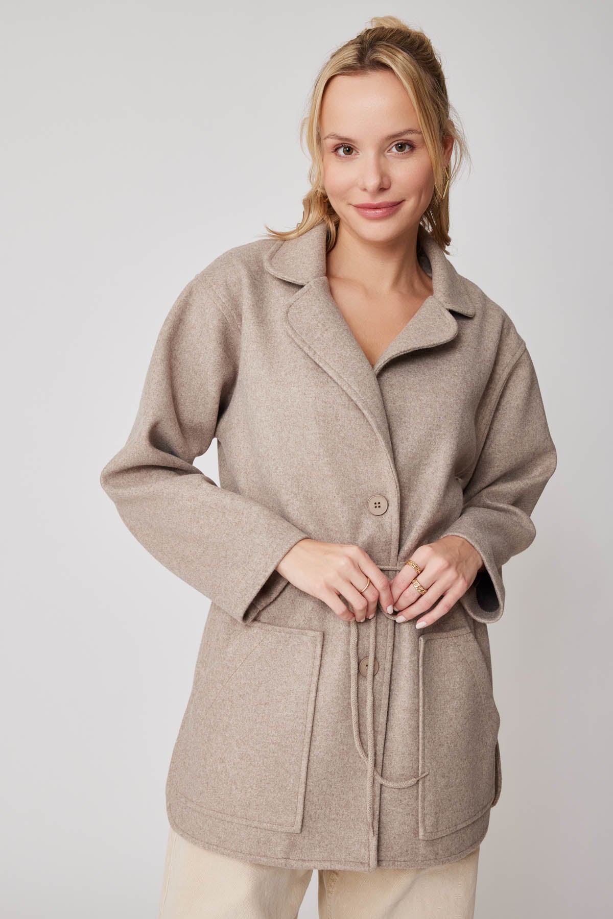 JACKET WITH WAIST-TWISTED FRONT BUTTON POCKET
