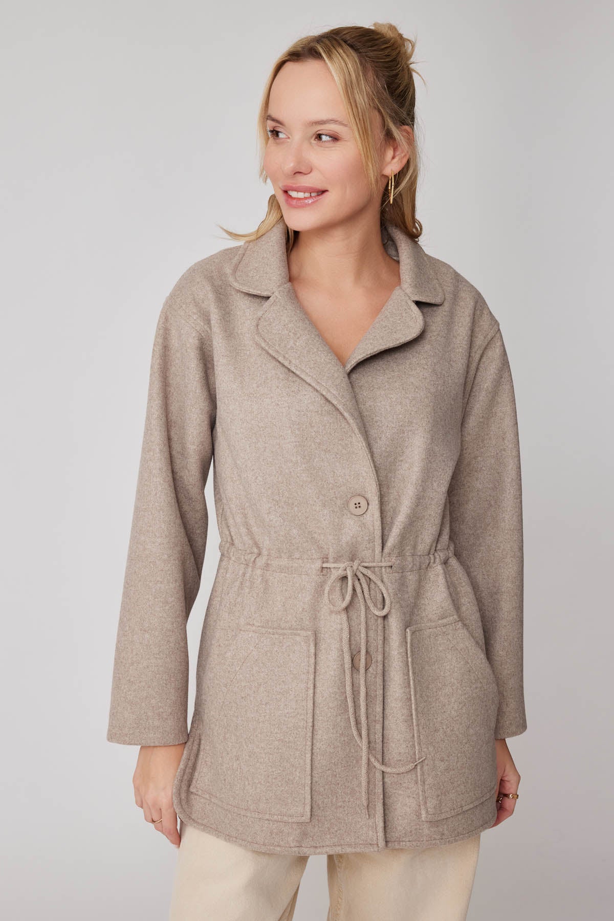 JACKET WITH WAIST-TWISTED FRONT BUTTON POCKET