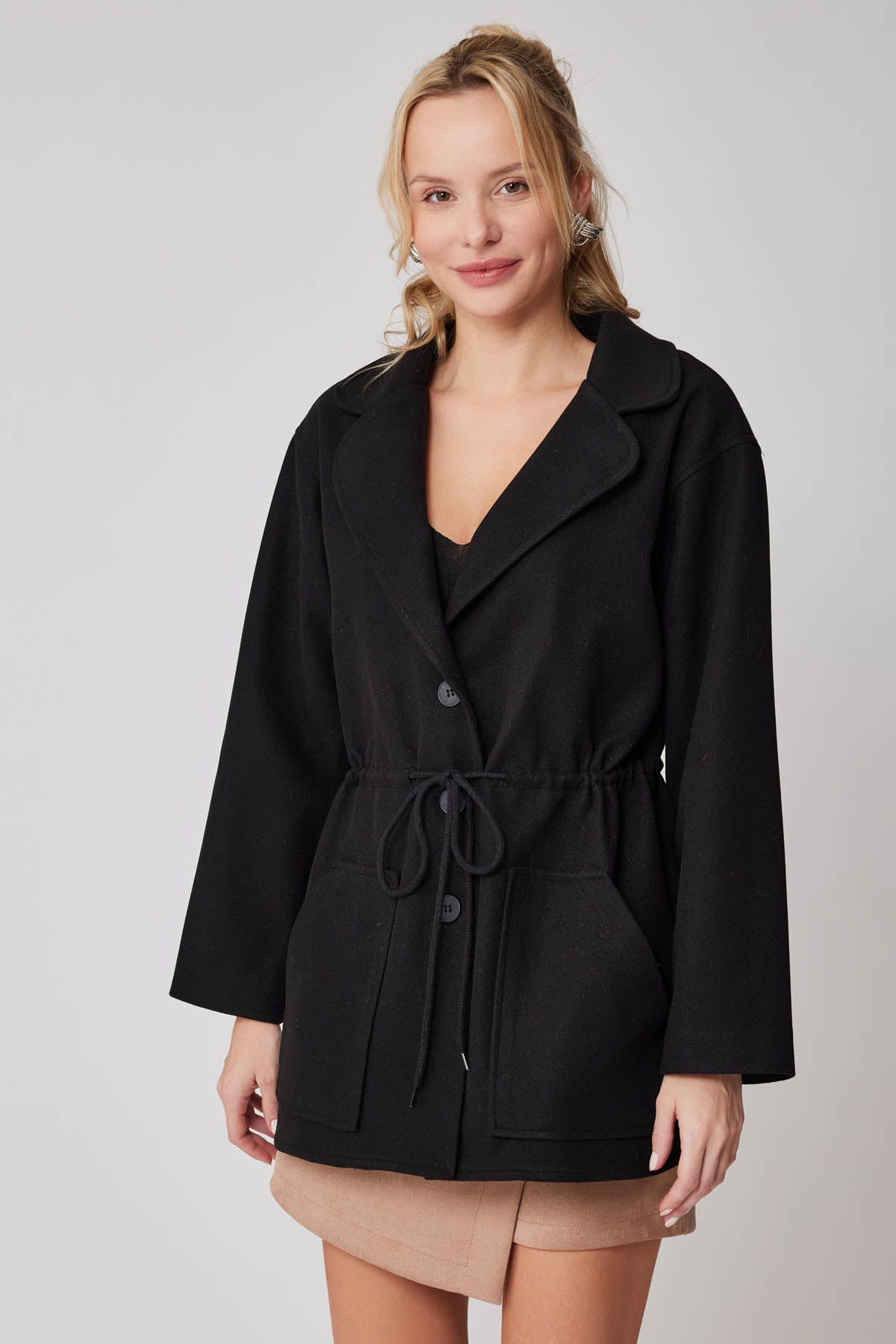 JACKET WITH WAIST-TWISTED FRONT BUTTON POCKET
