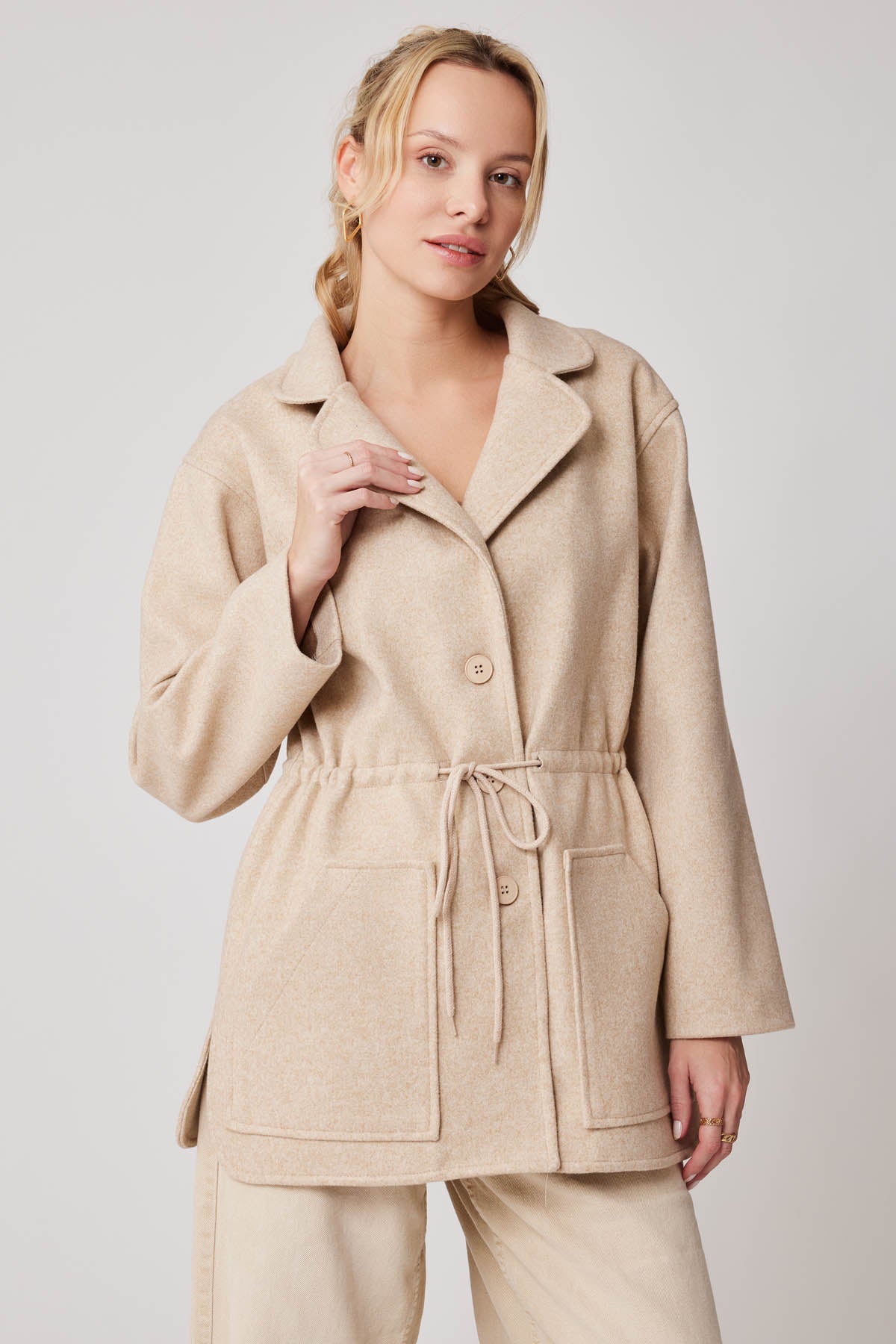 JACKET WITH WAIST-TWISTED FRONT BUTTON POCKET