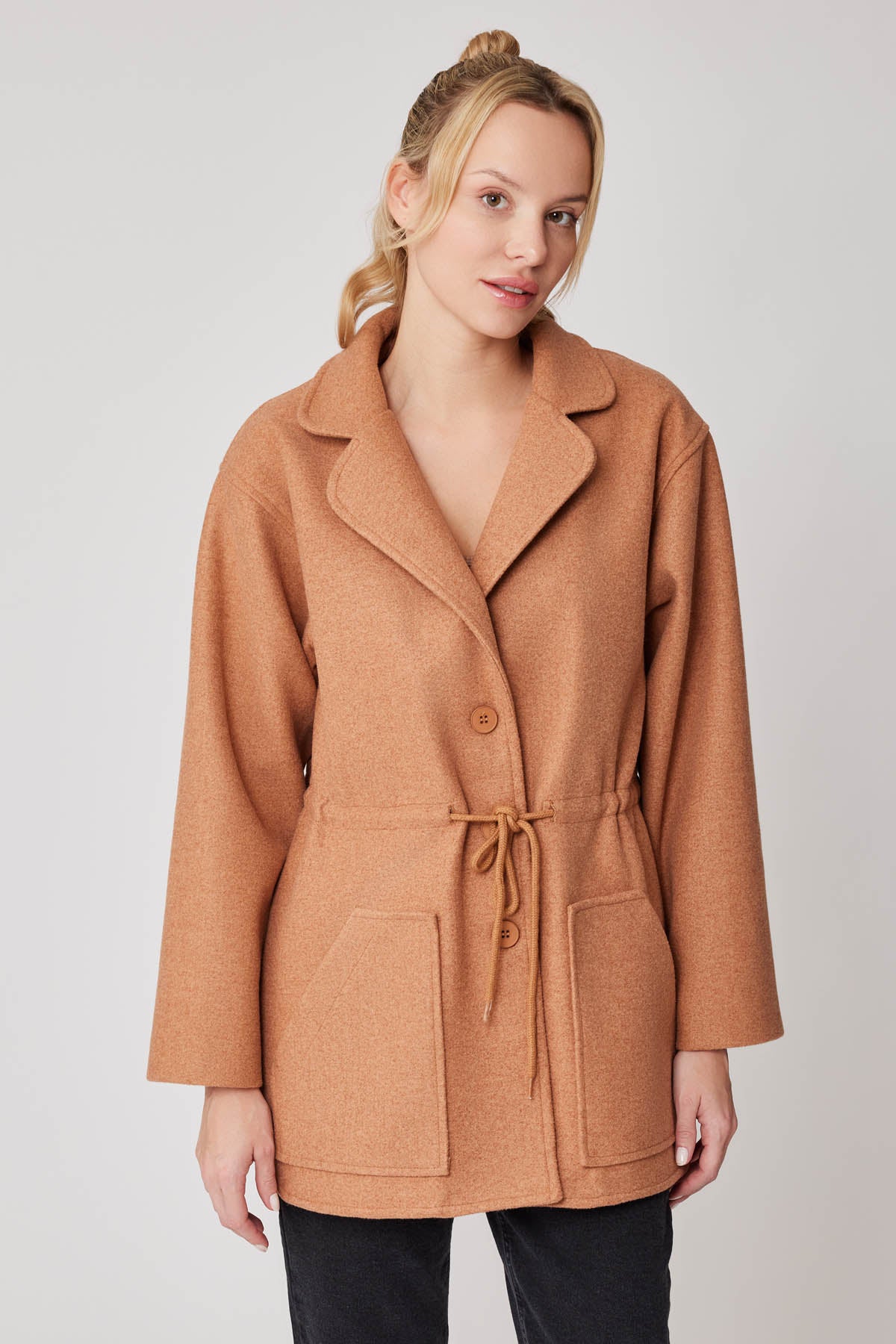 JACKET WITH WAIST-TWISTED FRONT BUTTON POCKET