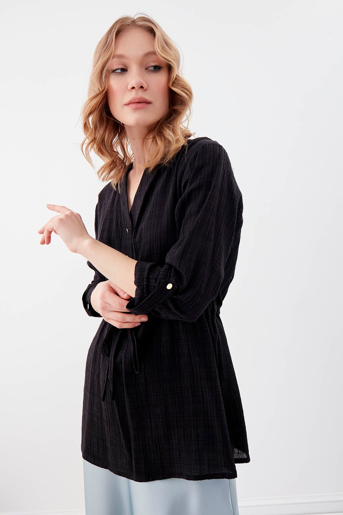 PLEATED LOOSE BLOUSE