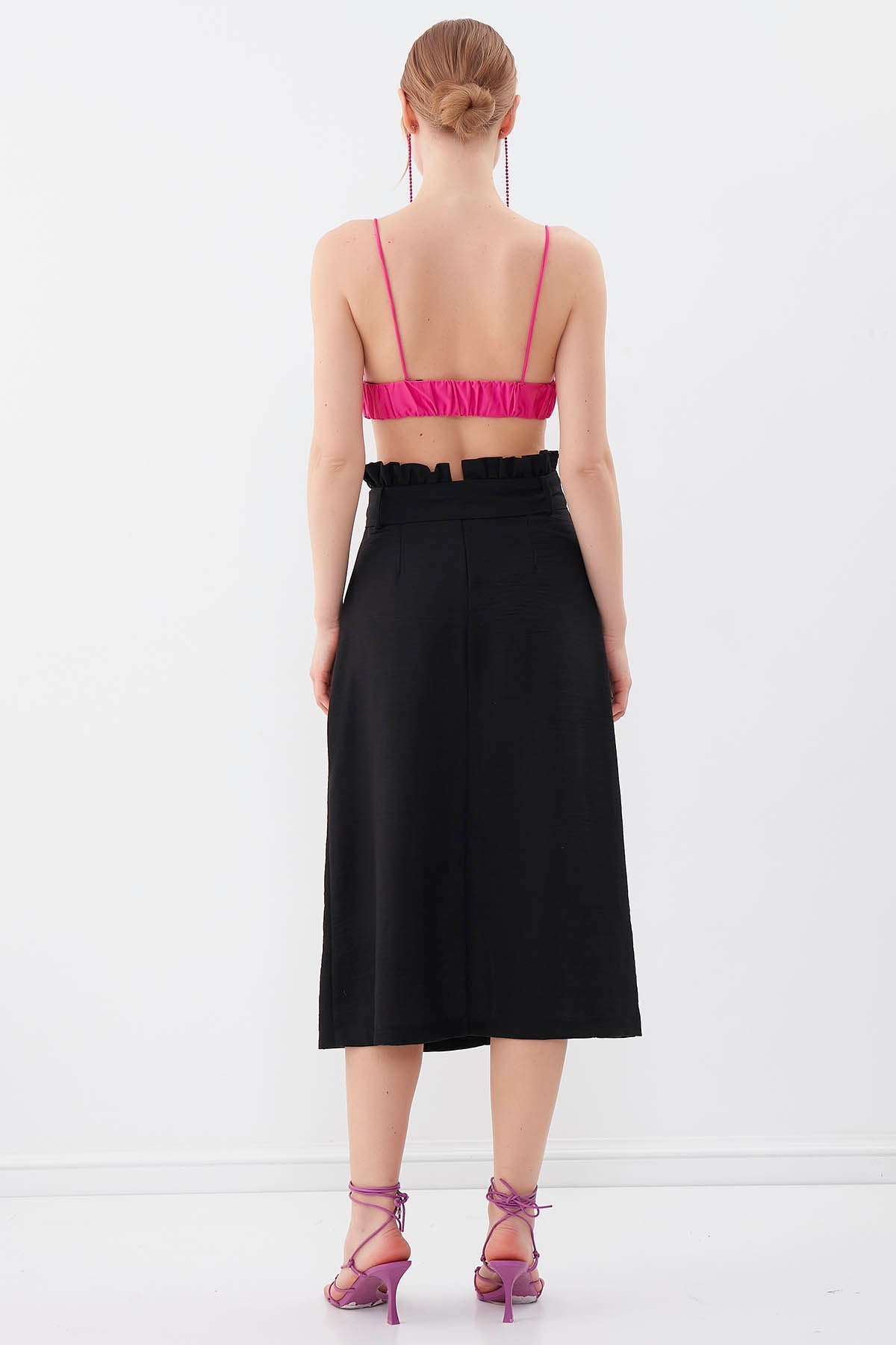 SKIRT WITH FRILLY ARCH