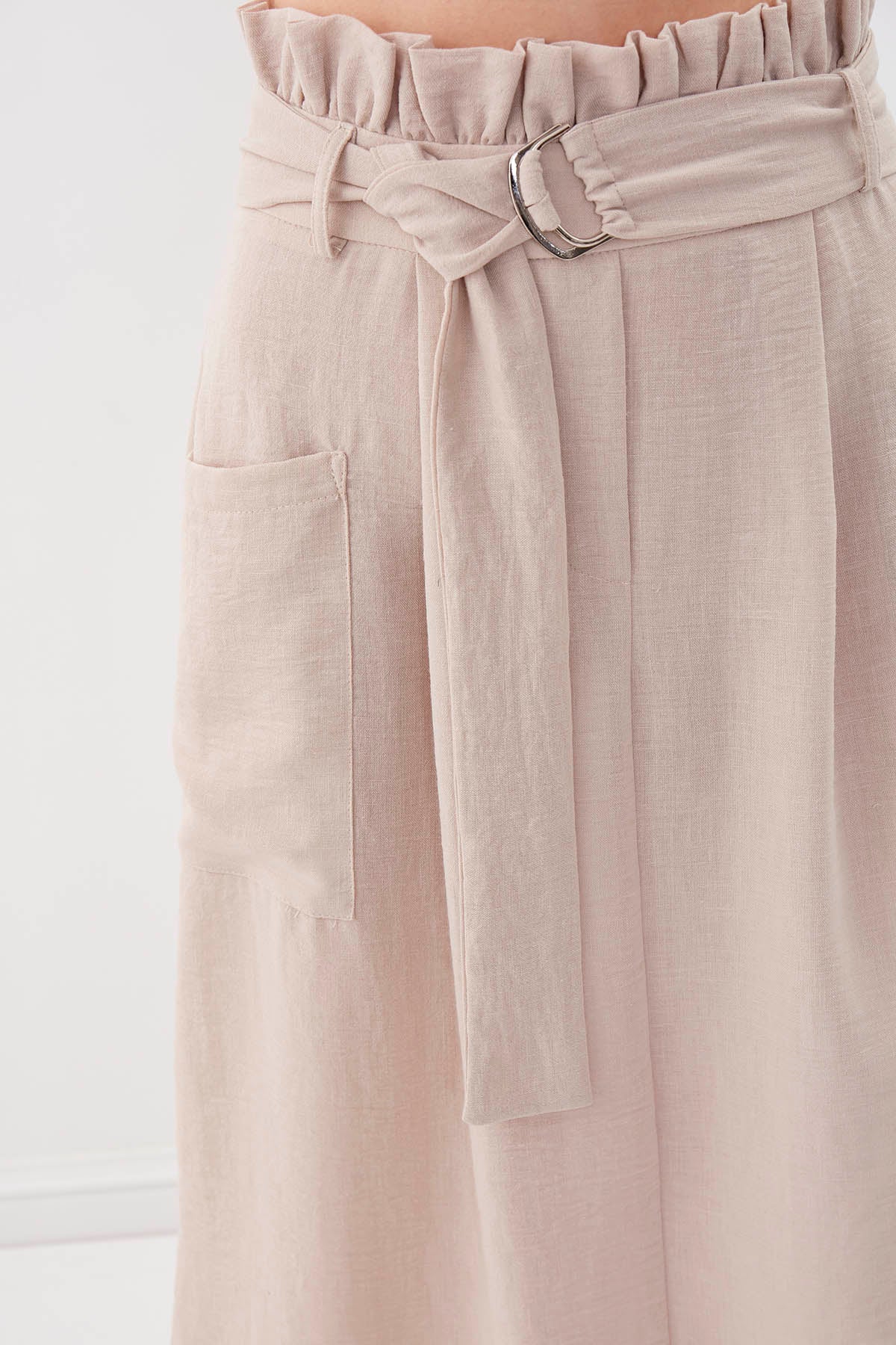 SKIRT WITH FRILLY ARCH