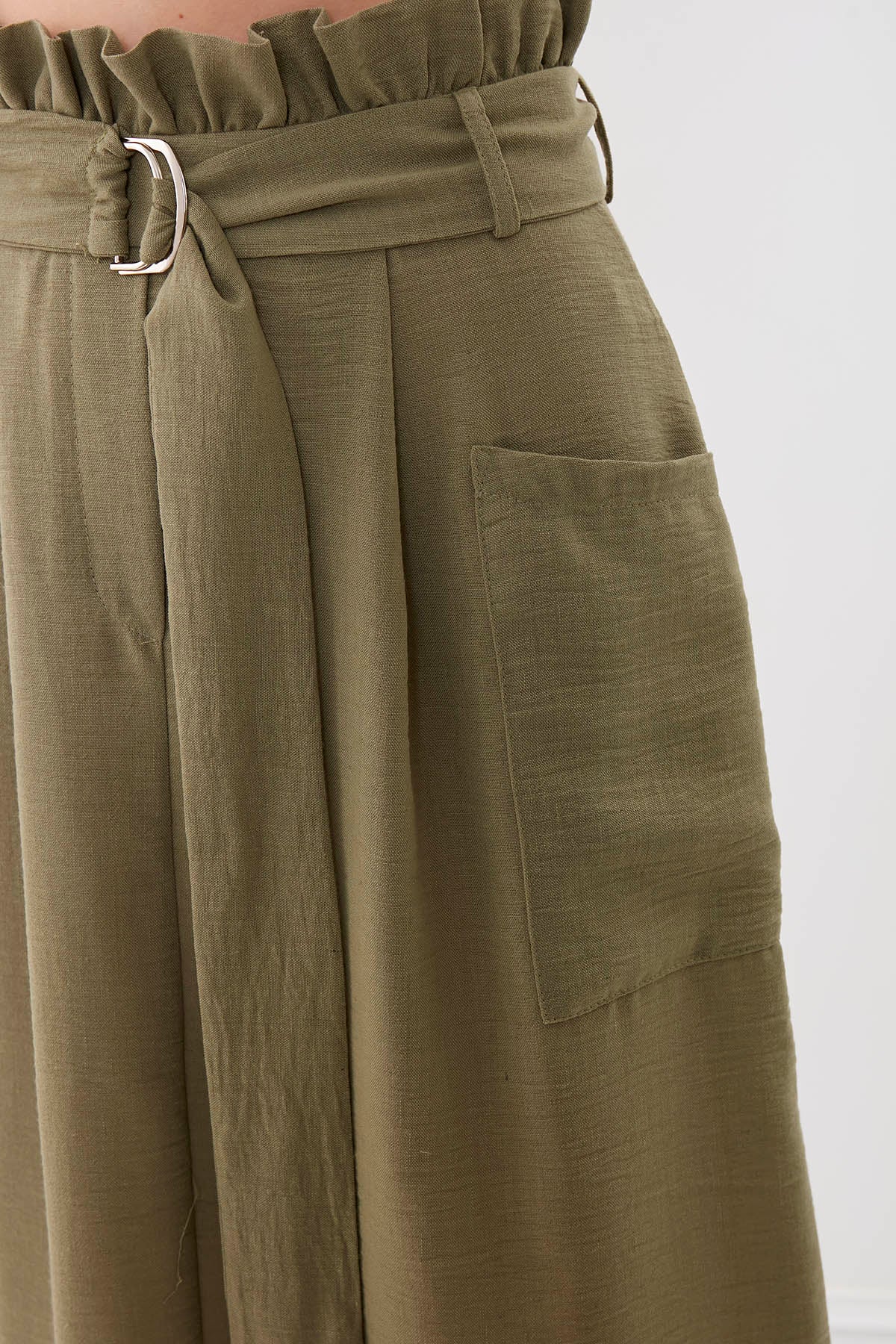 SKIRT WITH FRILLY ARCH