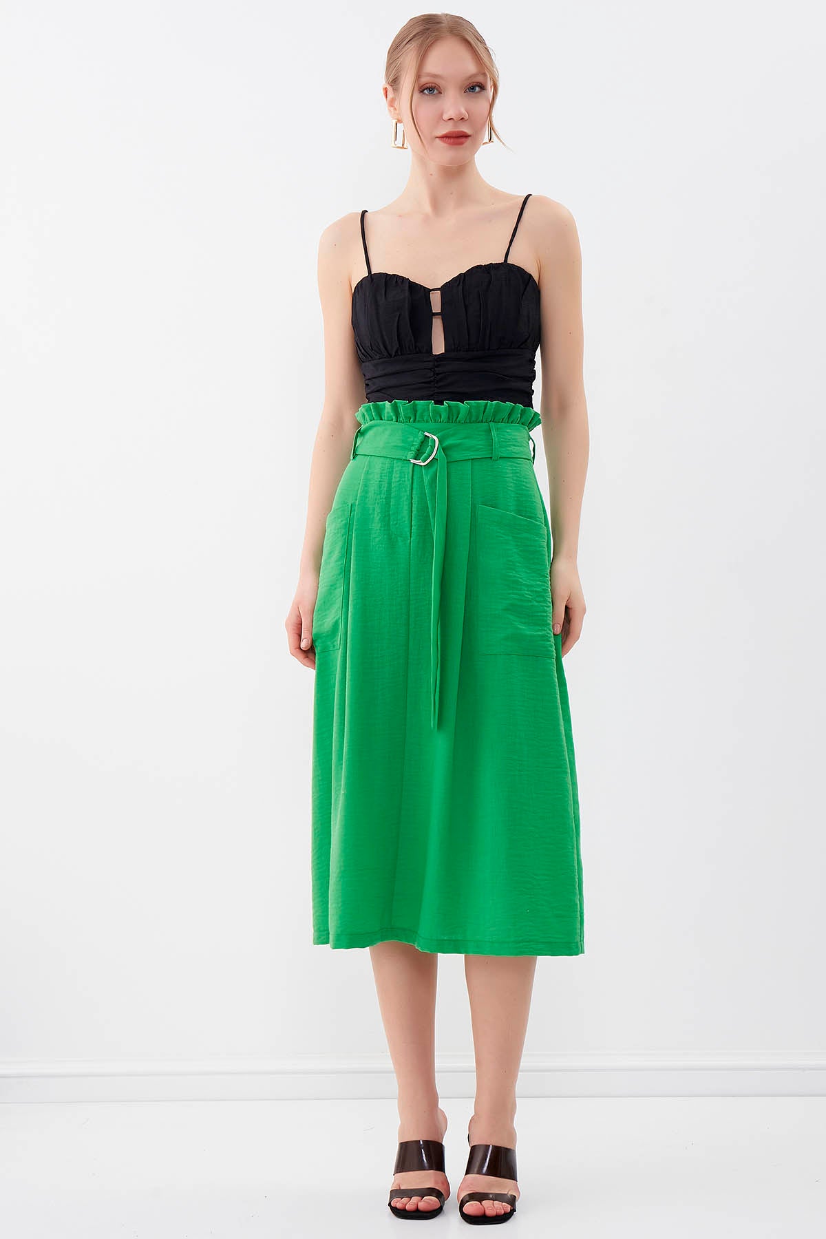 SKIRT WITH FRILLY ARCH