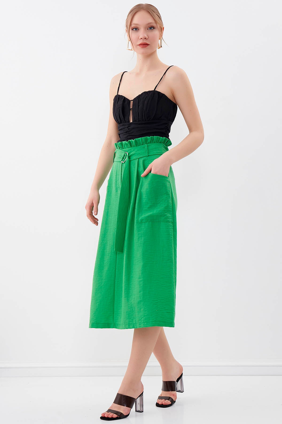 SKIRT WITH FRILLY ARCH