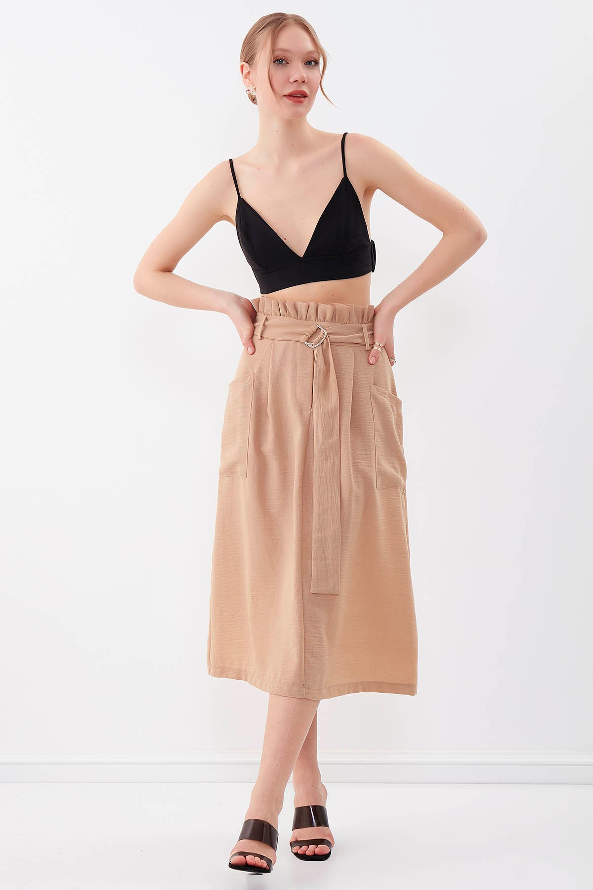 SKIRT WITH FRILLY ARCH